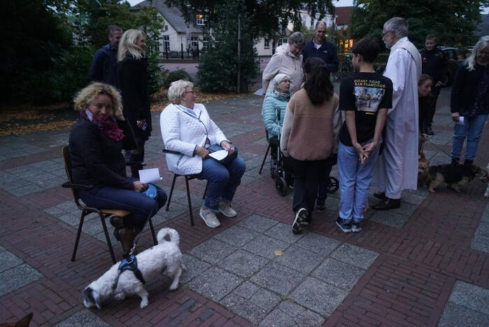 Huisdieren krijgen zegening op Dierendag