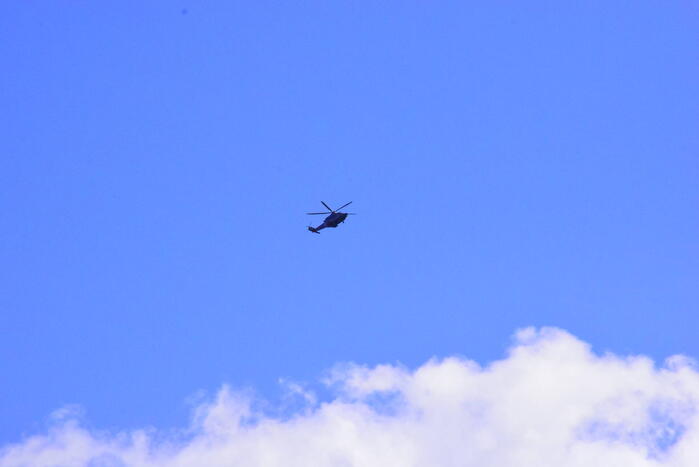 Man en vrouw beide donker getint gezocht na heterdaad