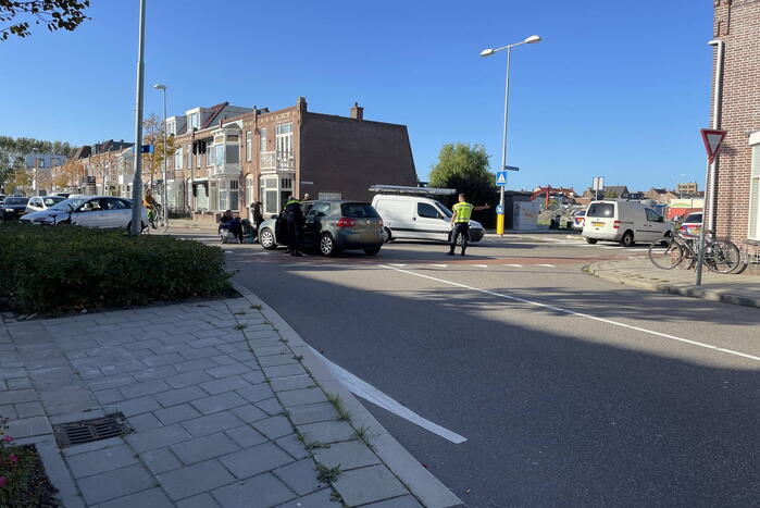 Jong meisje op fiets aangereden door auto