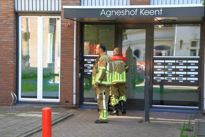Rookmelder gaat af door in brand staande handdoek