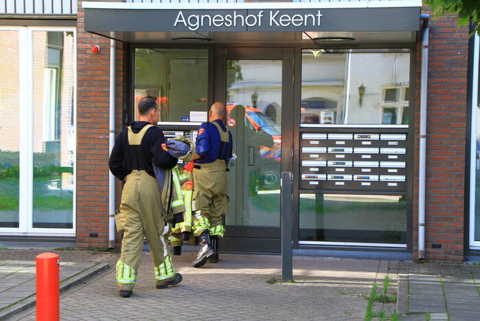 Rookmelder gaat af door in brand staande handdoek