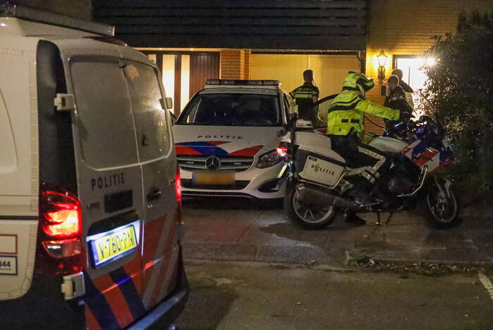 Jongeman uit woning gehaald en aangehouden