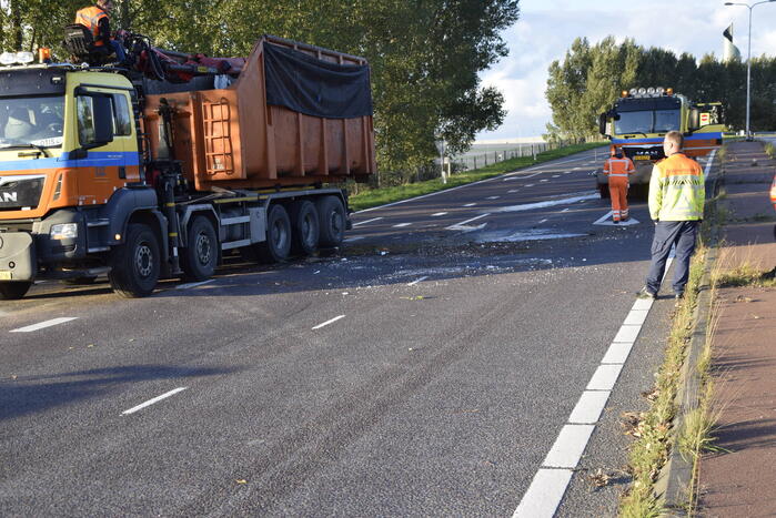 Camper belandt op zijkant