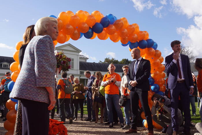 Prinses Beatrix brengt bezoek aan 'Het Oranjepad'