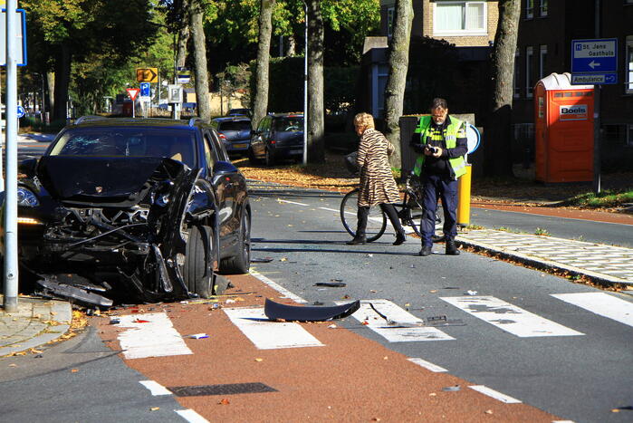 Bestuurder slaat op de vlucht na ongeval