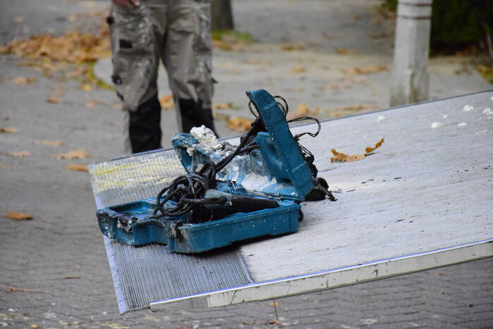 Brand in bakwagen snel geblust