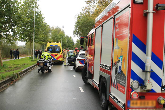 Personenwagen botst frontaal op lesauto