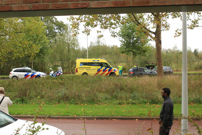 Personenwagen botst frontaal op lesauto