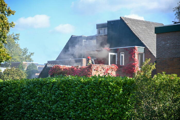 Brand in keuken zorgt voor enorme rookontwikkeling