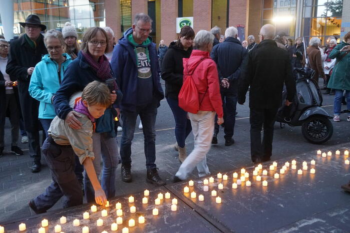 Indrukwekkende herdenkingstocht tijdens Tocht van Vrees en Hoop
