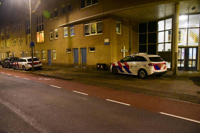 Oude vrouw gewond na woning overval