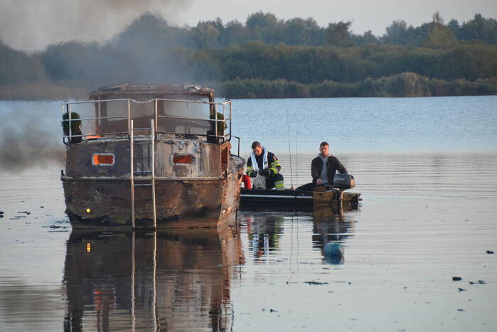 Flinke rookontwikkeling bij brand op plezierboot