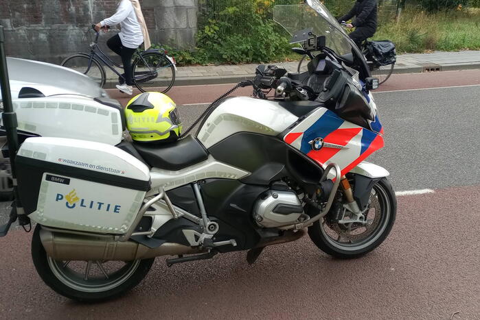 Fietser ten val na botsing met aanhanger