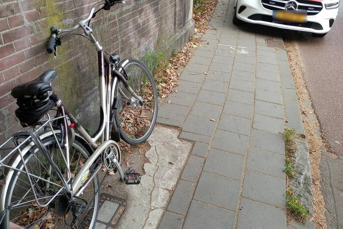 Fietser ten val na botsing met aanhanger