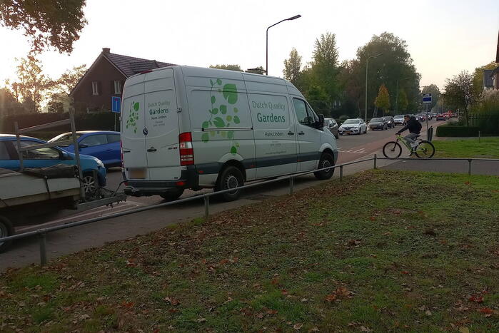 Fietser ten val na botsing met aanhanger