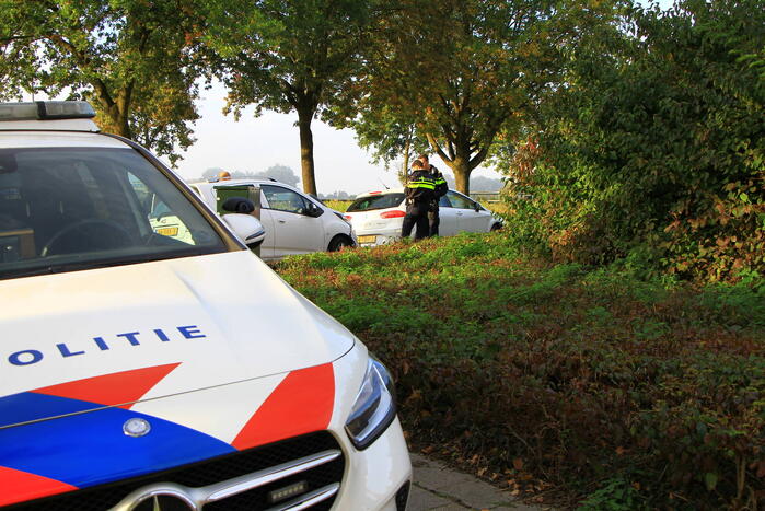 Twee automobilisten in botsing na uitwijken voor ambulance