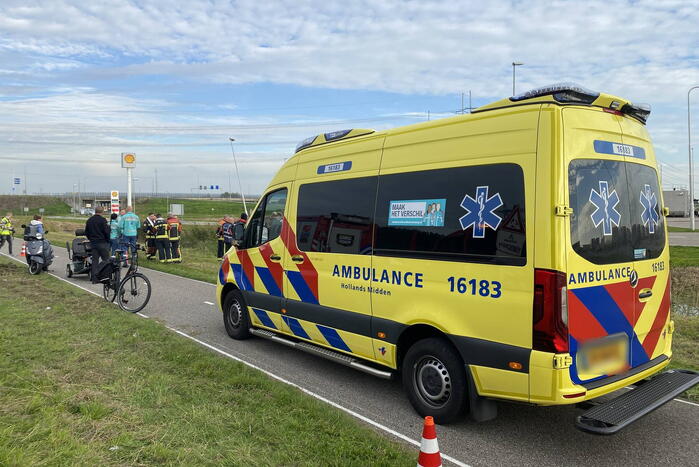 Scootmobiel achtergelaten brandweer zoekt sloot af