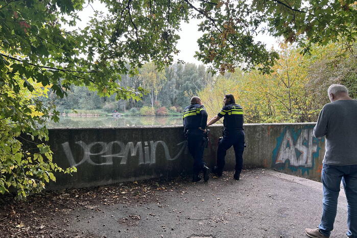 Hond en persoon uit water gered door brandweer