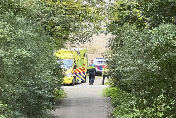 Hond en persoon uit water gered door brandweer