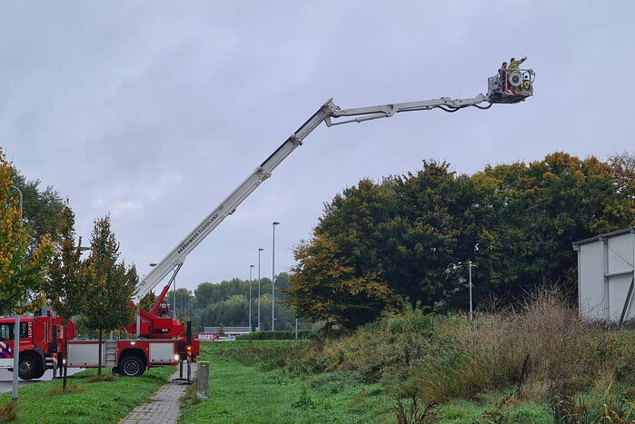 Dak van asielzoekerscentrum stort in