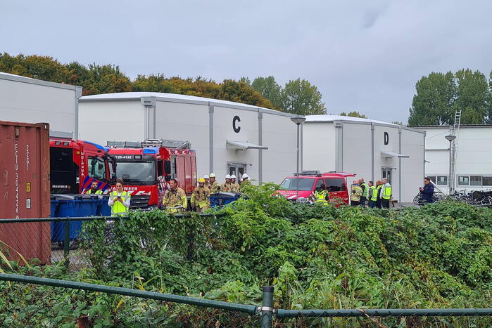 Dak van asielzoekerscentrum stort in