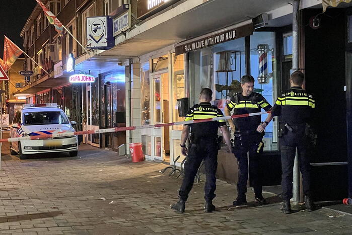Politie op zoek naar overvallers op eetgelegenheid