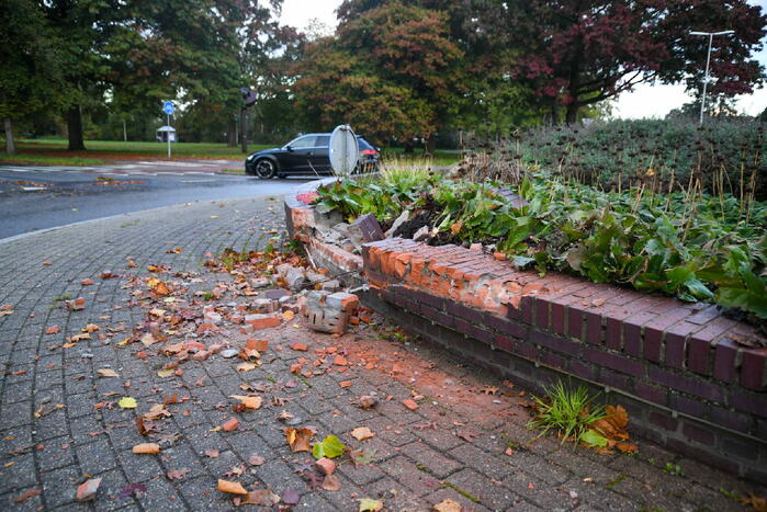 Mercedes-AMG belandt op de kop op fietspad