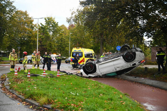 Mercedes-AMG belandt op de kop op fietspad