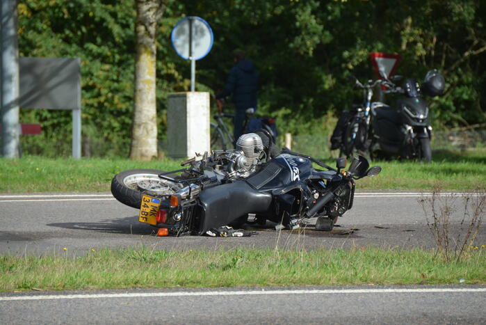 Motorrijder gewond na eenzijdig ongeval