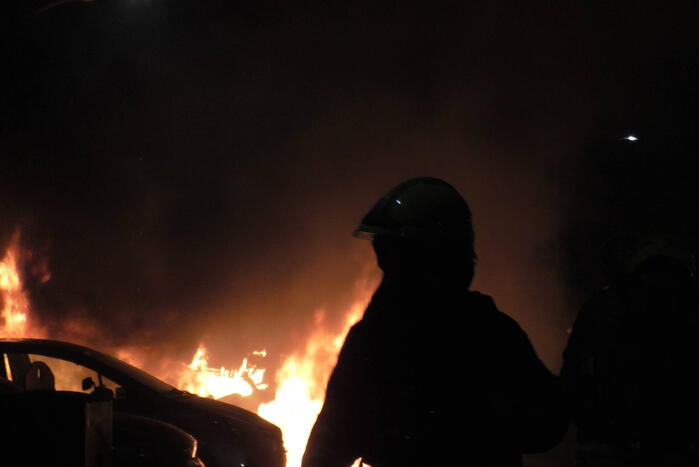 Auto compleet verwoest vanwege brand