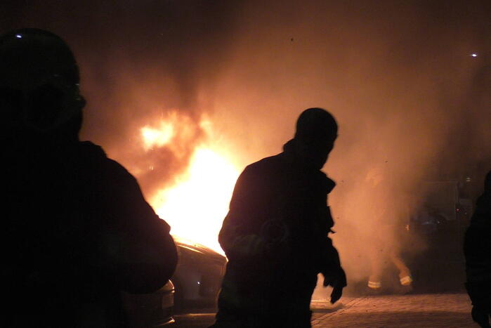 Auto compleet verwoest vanwege brand