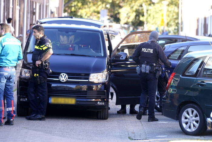 Ambulancemedewerker overgoten met heet water in woning