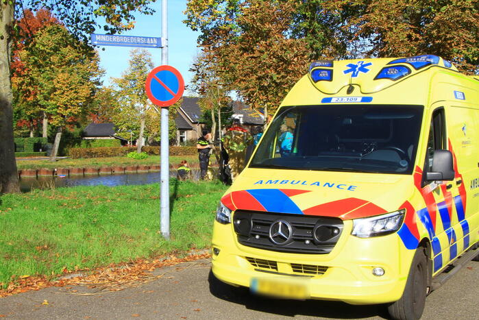 Jongeman naar ziekenhuis gebracht na val in water