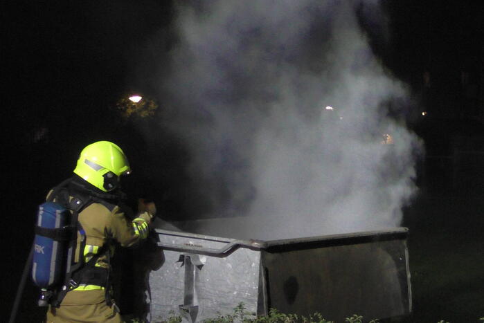 Brand in container snel geblust