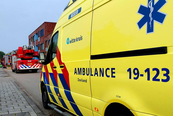 Bankstel in woning vliegt in brand