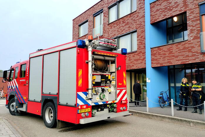 Bankstel in woning vliegt in brand