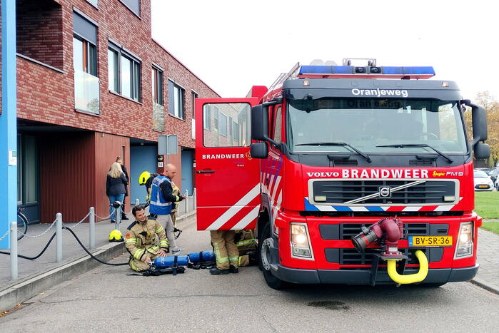 Bankstel in woning vliegt in brand