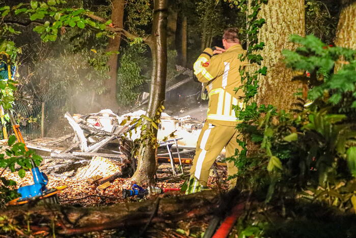 Caravan in achtertuin verwoest vanwege brand