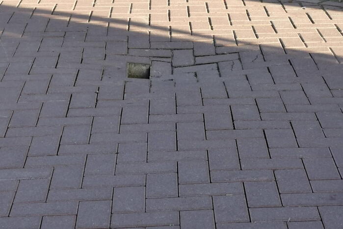 Weg afgesloten door Sinkhole