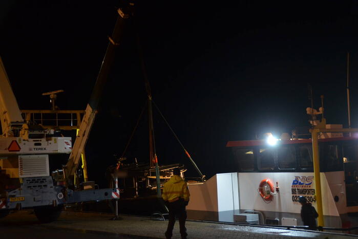 Aangevaren watertaxi aangekomen in haven