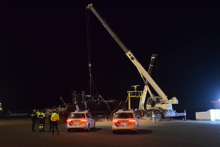 Aangevaren watertaxi aangekomen in haven