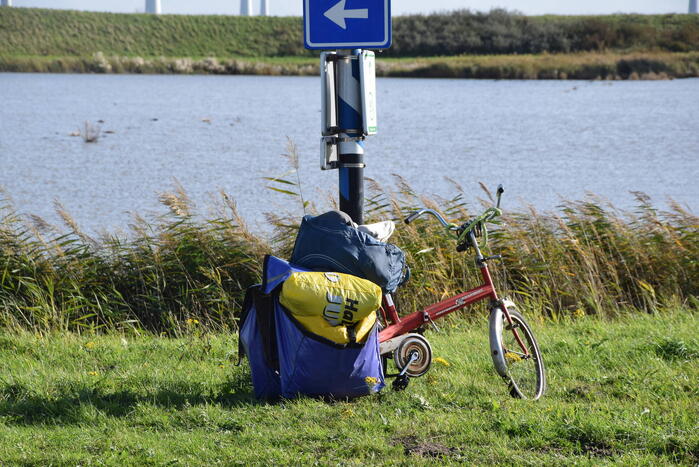 Hulpdiensten ingezet voor aangetroffen fiets naast water
