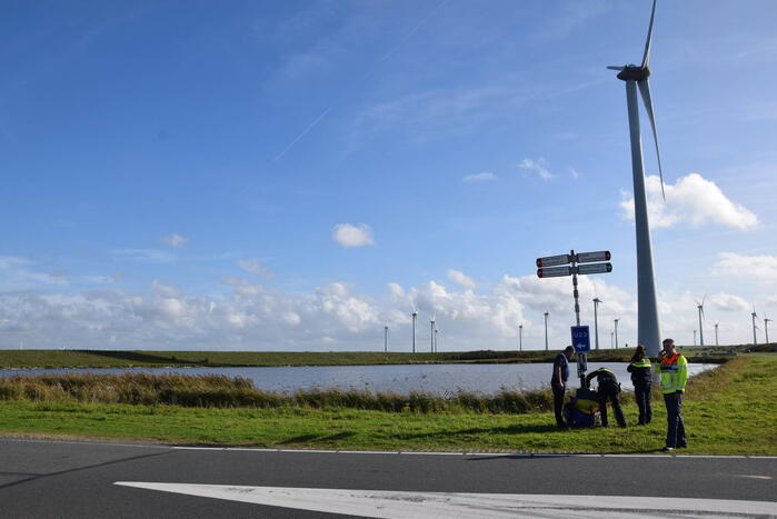 Hulpdiensten ingezet voor aangetroffen fiets naast water