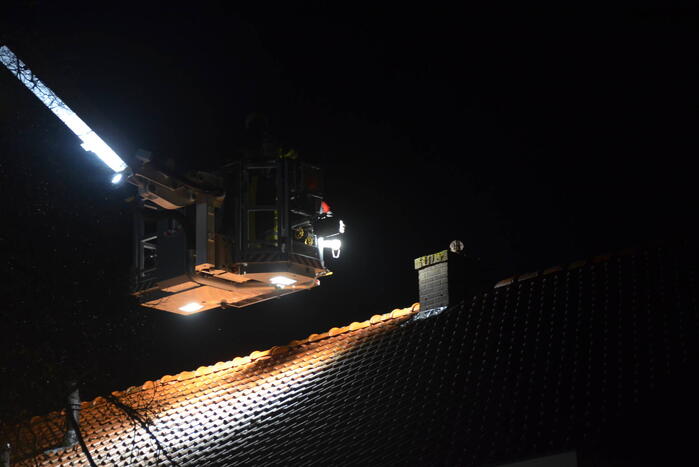 Dak beschadigd na blikseminslag