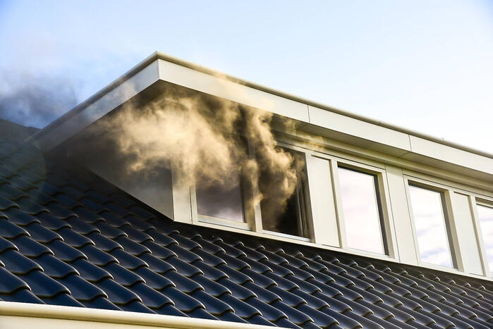 Veel rook door brand in warmtepomp