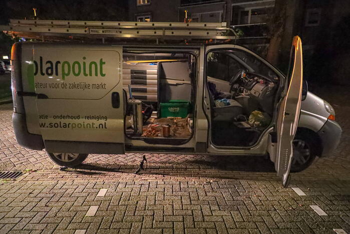 Bestuurder voorkomt dat bestelbus in brand vliegt