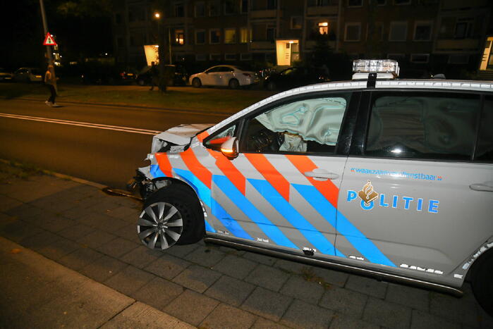 Politiewagen betrokken bij botsing