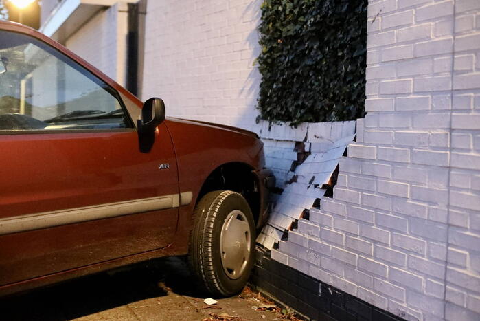 Dubbele botsing door oudere bestuurder