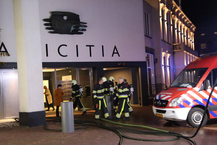 Brandweer ingezet bij rookontwikkeling in gebouw
