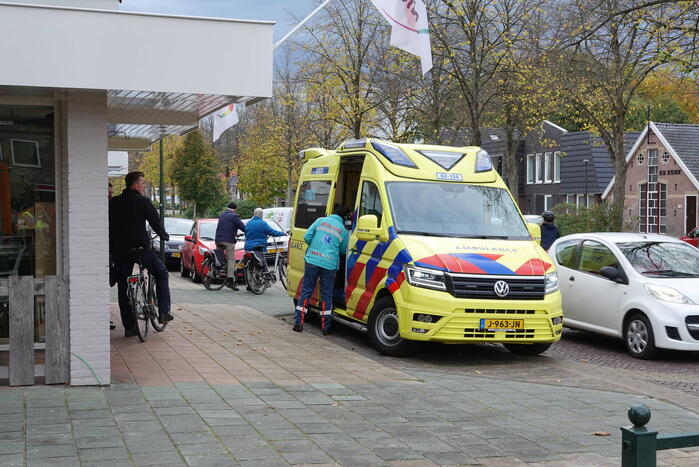Politie doet onderzoek bij melding steekpartij